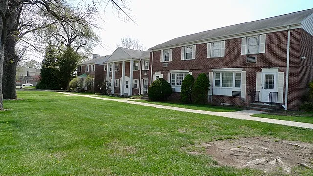 1 bed, 700 sqft, $2,300 — Photo 3
