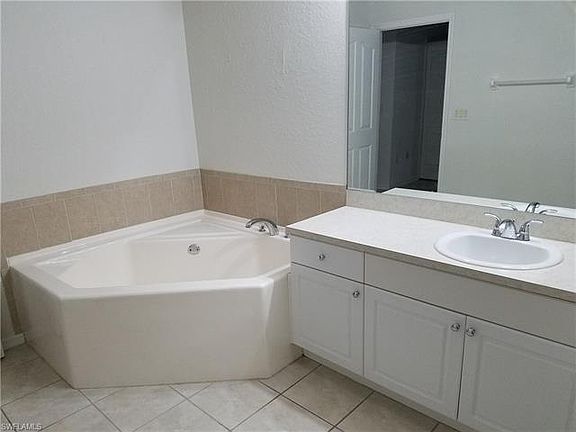 5th image of 2903 Bruce Ave S