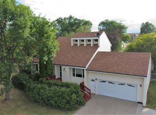 224 Riviera Dr, Beulah, ND 58523