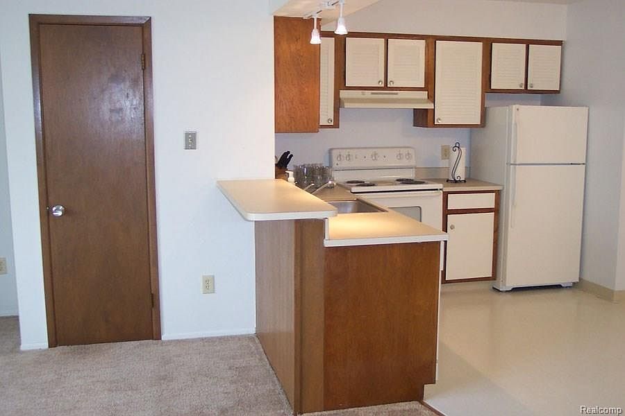 2nd image of 1303 Kirts Blvd APT 227