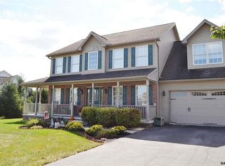 8 Hickory Ln, Littlestown, PA 17340