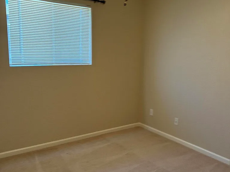 2058 E Fremont Dr — Photo 11