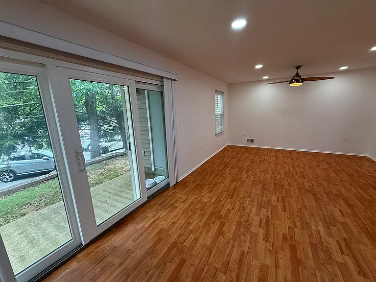 103 Neilly Ct — Photo 6