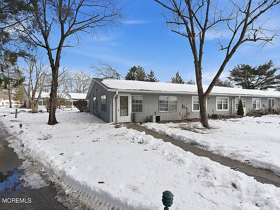 2nd image of 367F Chesterfield Court