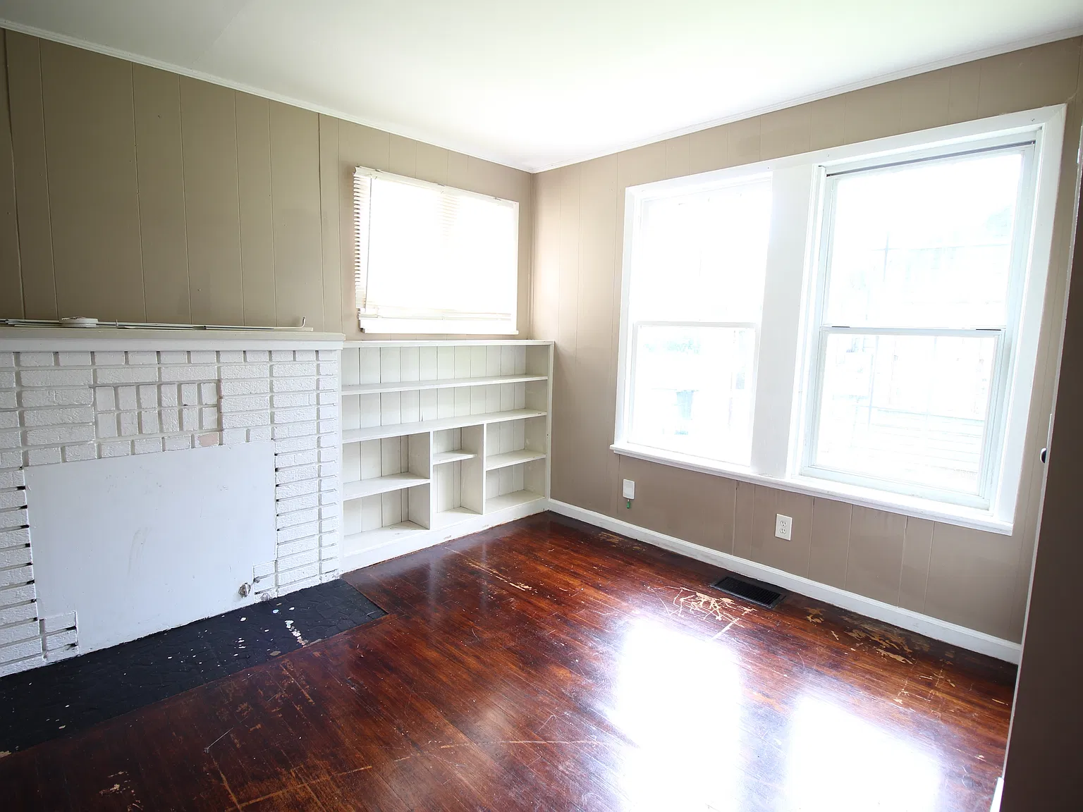 8211 Rugby Avenue - 1 — Photo 2