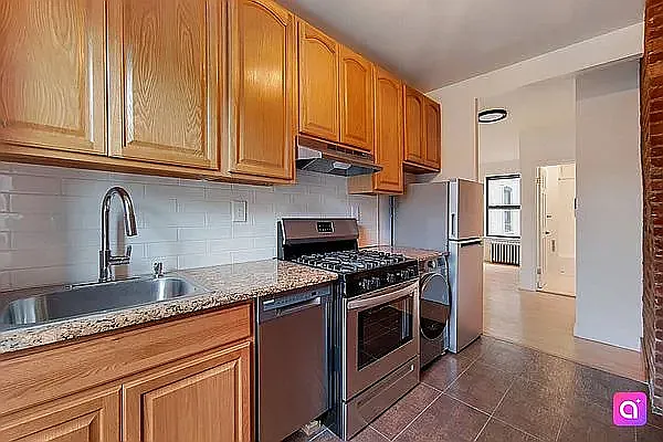 31-15 32nd St #16 — Photo 4