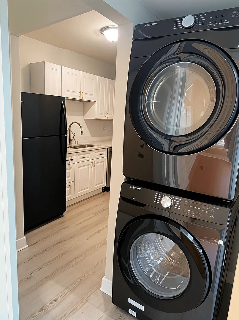 Extremely spacious 2-bedroom Apartments! — Photo 4