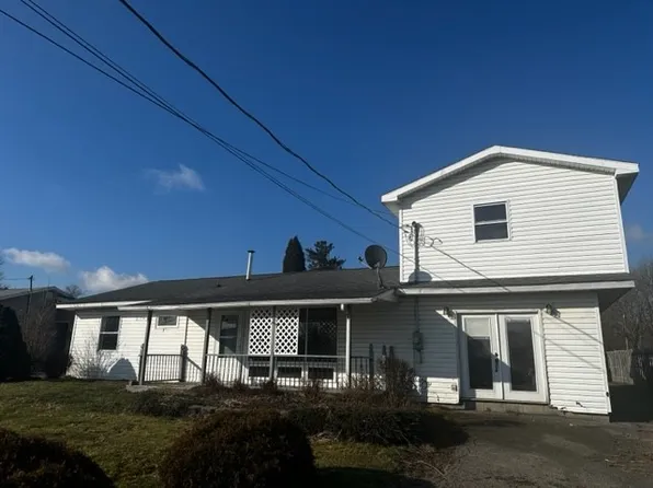 215 Crestwood Dr, New Castle, PA 16101