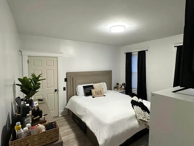 113-115 Arnold St #1 — Photo 2