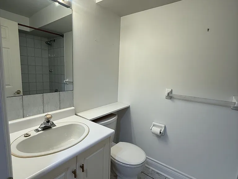 105A Gough Ave #LOWER — Photo 7
