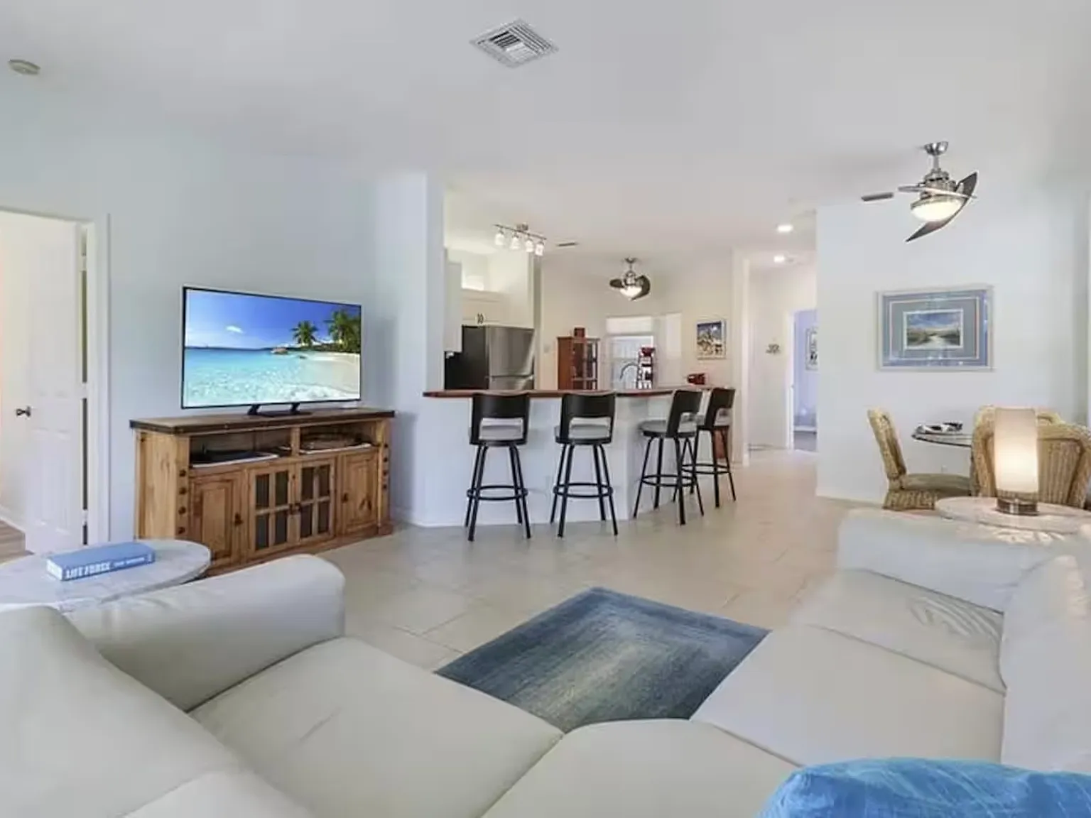 6661 Estero Blvd — Photo 2