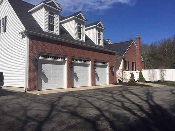 3rd image of 71 Southworth St