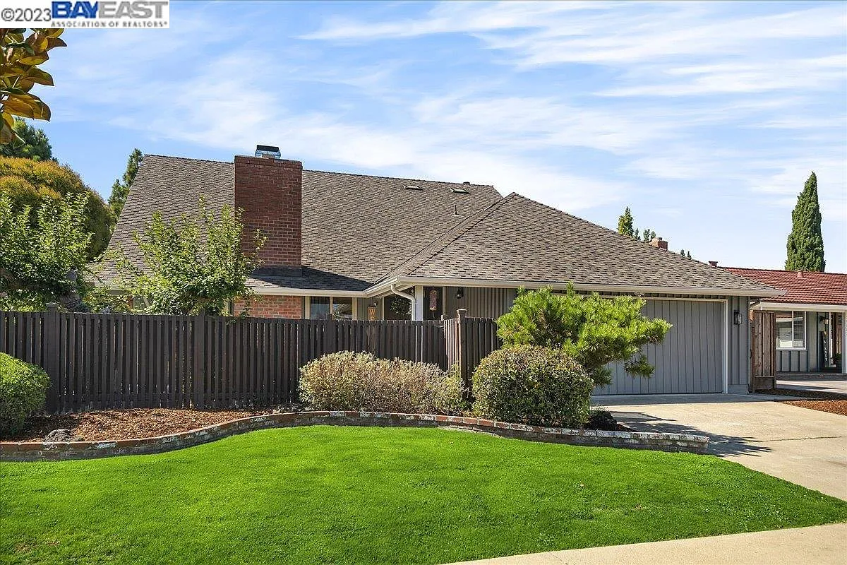 35199 Maidstone Ct photo 1