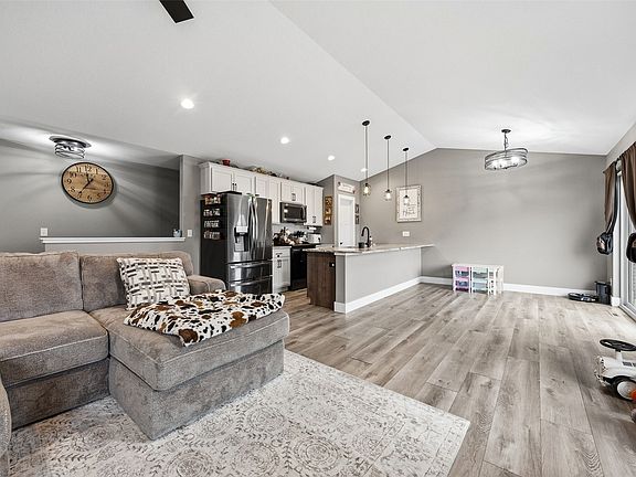 5th image of 5116 Ruhd St SW