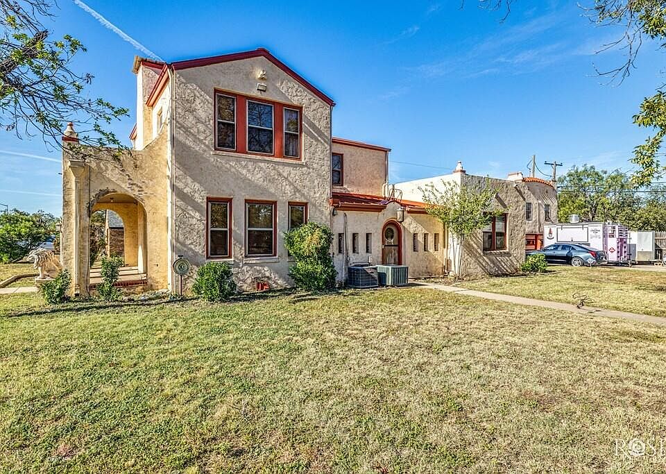 1st image of 2318 Dallas St