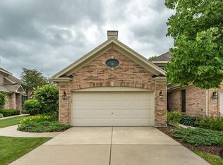 3707 King Charles Ln, Saint Charles, IL