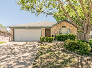 1202 Gray Dawn Dr, Midlothian, TX 76065