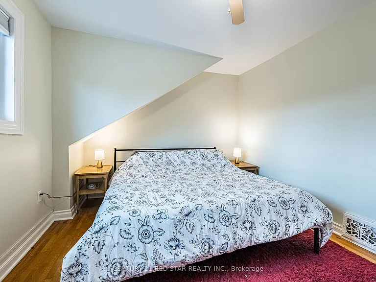 458 Dundurn St S — Photo 31