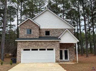 238 Wood Oak Cir, Cochran, GA 31014
