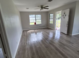 1004 Earley St, Sweeny, TX 77480