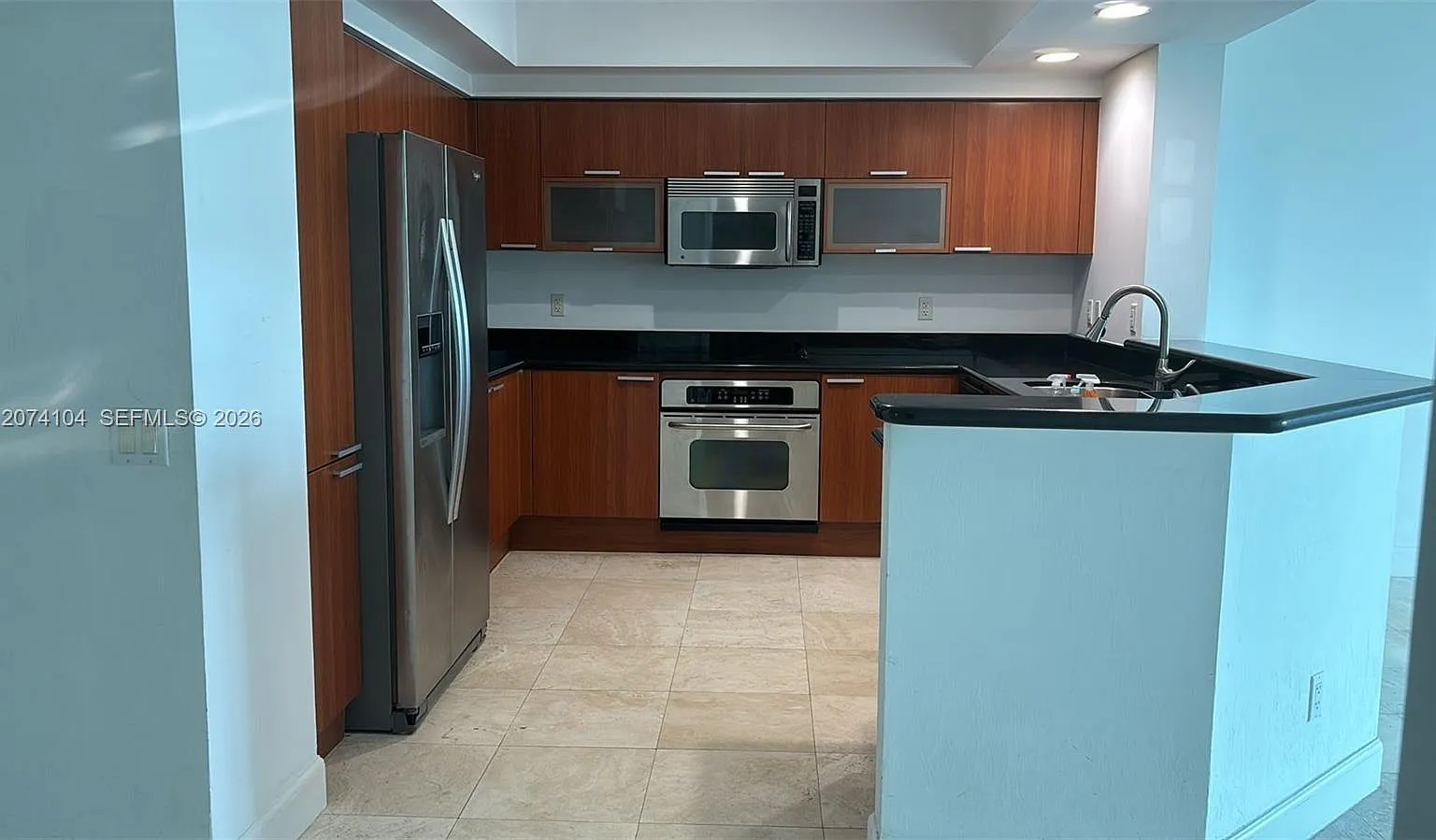 The Oaks I Condo — Photo 1