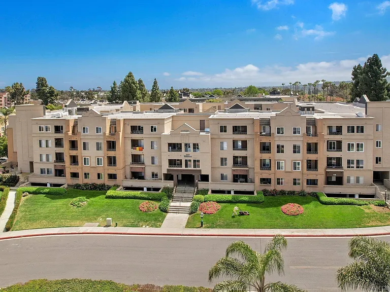8889 Caminito Plaza Centro #7229 — Photo 49