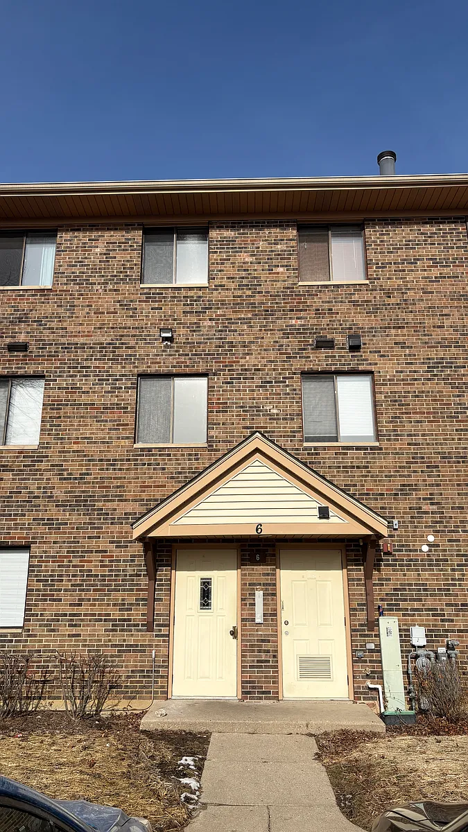 Building Photo - 6 Parkside Ct #6