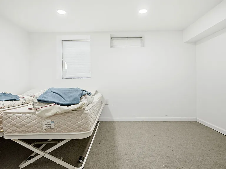 2429 Claver Rd — Photo 31