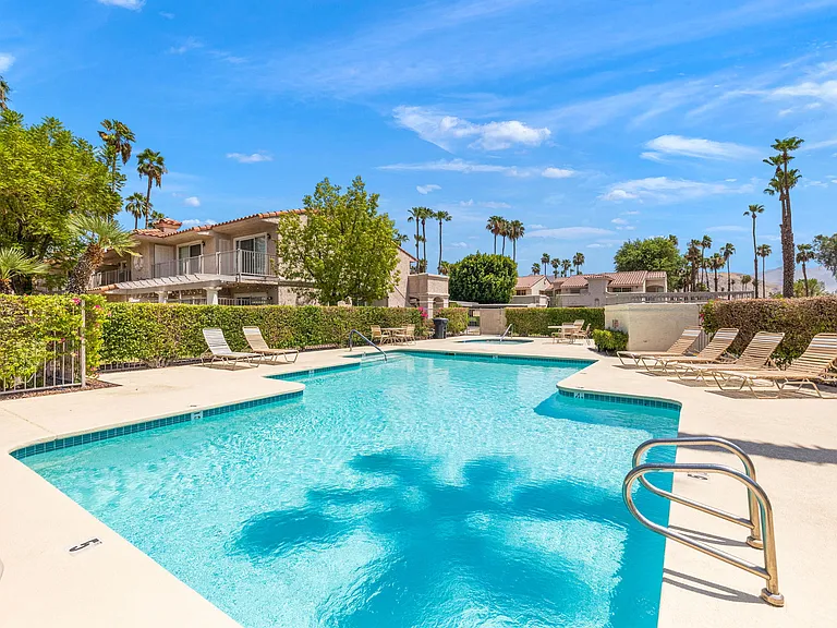 505 S Farrell Dr #D20 — Photo 31