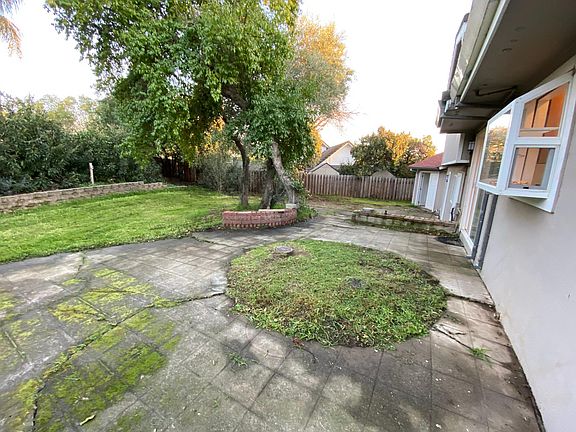 3rd image of 3889 Arrowhead Dr