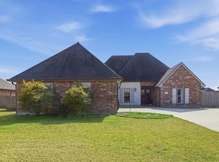 943 N Ella Kate Ln, Lake Charles, LA 70605