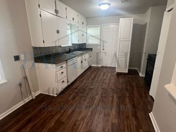 3rd image of 721 Nebraska St