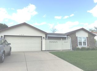 120 Brookside Dr, Glendale Heights, IL 60139