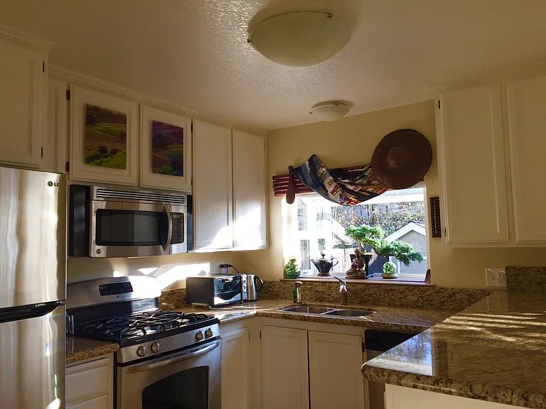 904 Bond Pl #1 — Photo 18