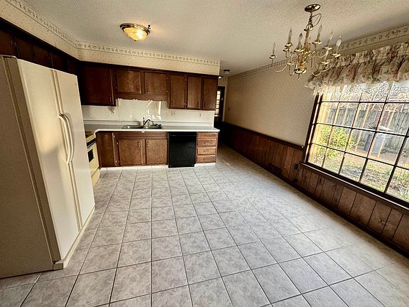 4th image of 2750 Tangbourne Dr