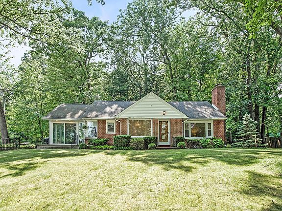 2nd image of 206 Dogwood Trl