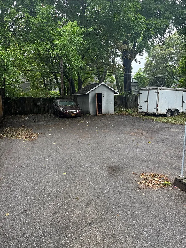 2 bed, 1.0 bath, 950 sqft, $1,100 — Photo 3