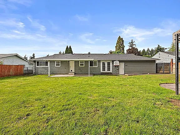 118 Violet Meadow St E — Photo 20
