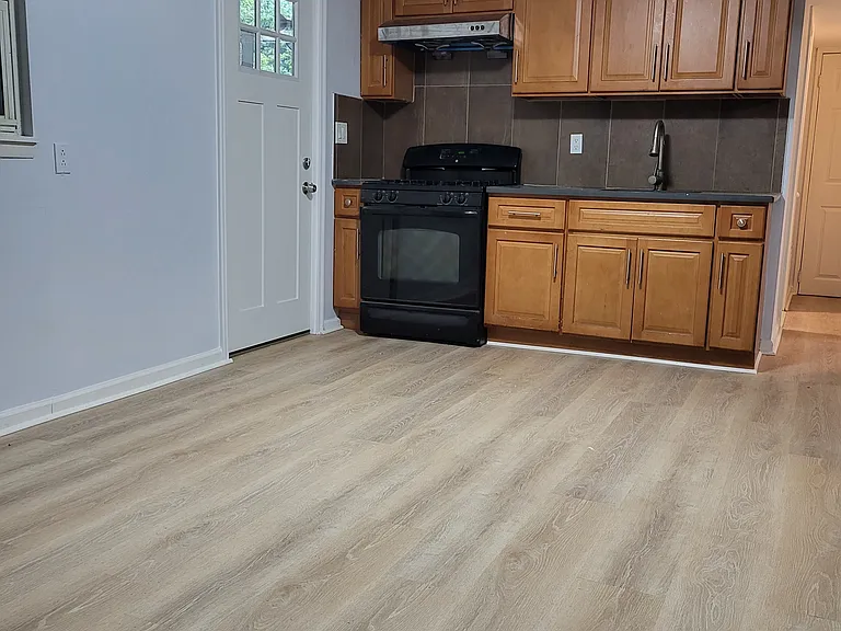 Montclair Dr — Photo 6