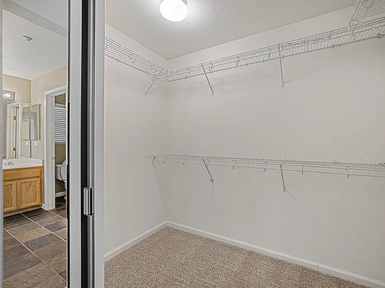729 Copperfield Ct — Photo 41