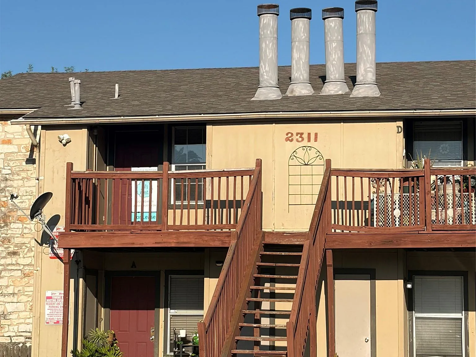 2 bed, 1.0 bath, 3120 sqft, $995 — Photo 1