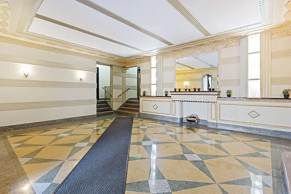 Sold by Jalen Real Estate Corp | media 19