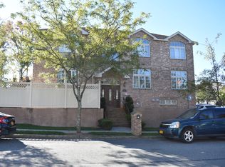 64 Chatham St, Staten Island, NY 10312