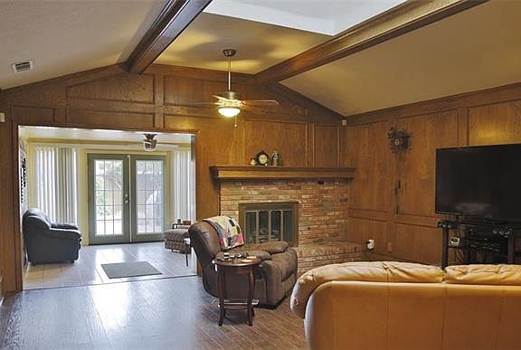 2nd image of 617 Birch Ln
