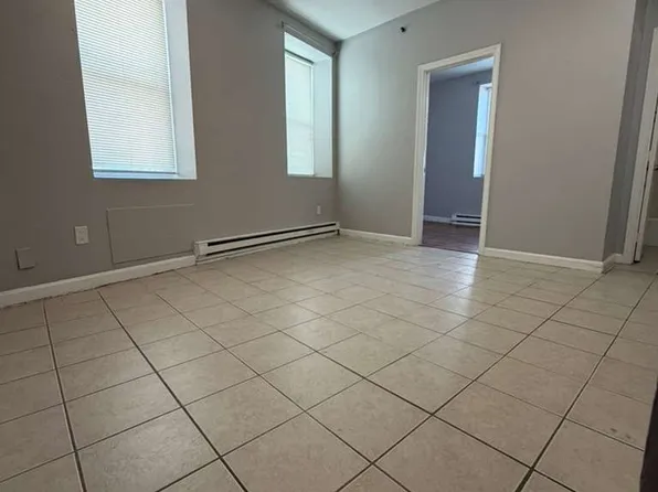 141 Hollis St APT 4, Framingham, MA 01702