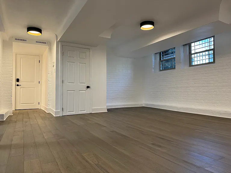 11433 Ashbury Ave #1 — Photo 23