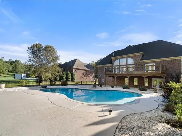 1862 Curraghmore Rd, Clemmons, NC 27012