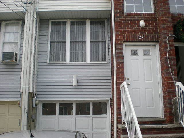 1st image of 27 Hett Ave