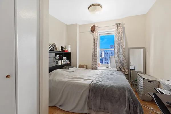 Rented by Keller Williams NYC | media 7