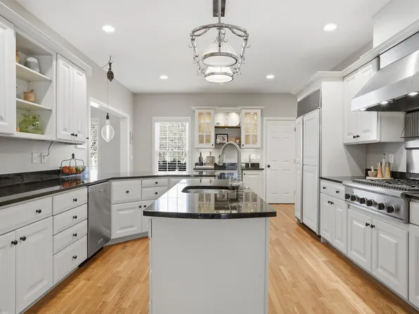 16 Gowing Lane, Amherst, NH 03031